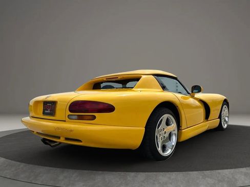 Used 2002 Dodge Viper RT/10 RWD image 5