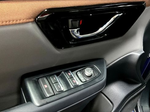 Used 2025 Subaru Forester Sport image 31