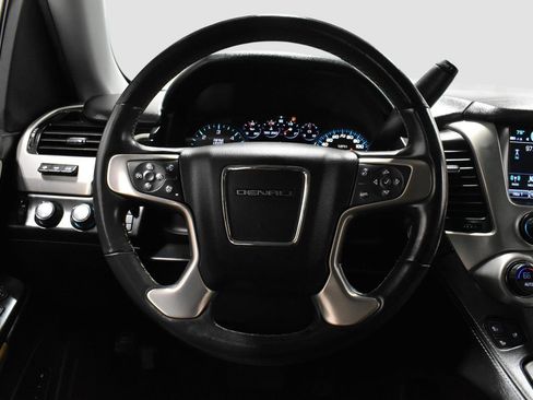Used 2020 GMC Yukon Denali image 11