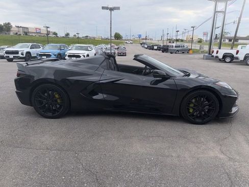 Used 2024 Chevrolet Corvette Stingray Preferred Conv w/ Z51 Performance Package RWD image 12
