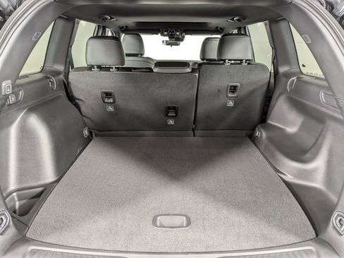 New 2025 Jeep Grand Cherokee Altitude image 11