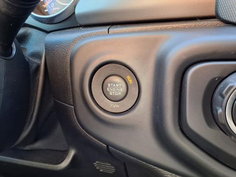 Used 2018 Jeep Wrangler Unlimited Sport image 11