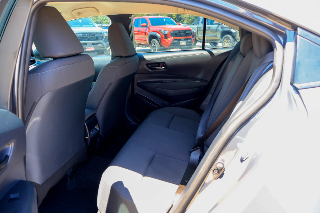 Used 2026 Toyota Corolla LE FWD image 11