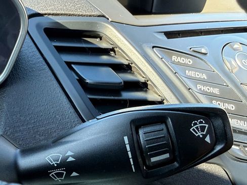 Used 2015 Ford Fiesta SE image 25