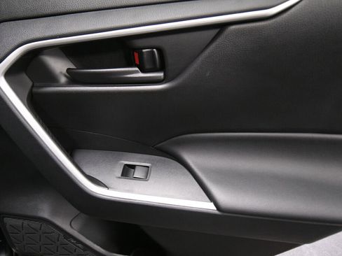 Used 2022 Toyota RAV4 LE image 24