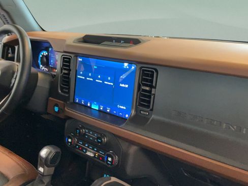 Used 2024 Ford Bronco Outer Banks AWD/4WD image 40