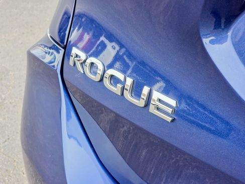 Used 2018 Nissan Rogue SL w/ Premium Package image 17