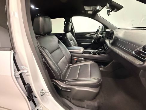 Used 2026 Chevrolet Traverse LT AWD/4WD image 13