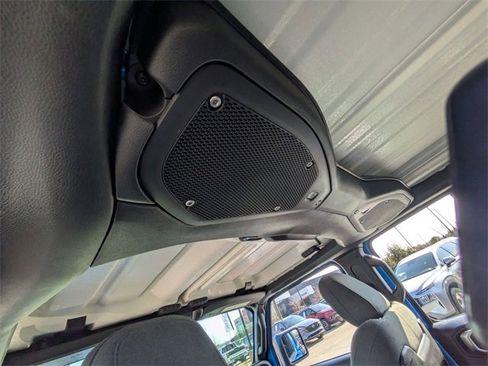 Used 2025 Jeep Wrangler Unlimited Rubicon image 24