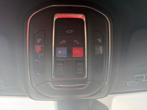 New 2025 Jeep Grand Cherokee Laredo w/ Luxury Tech Group I image 25