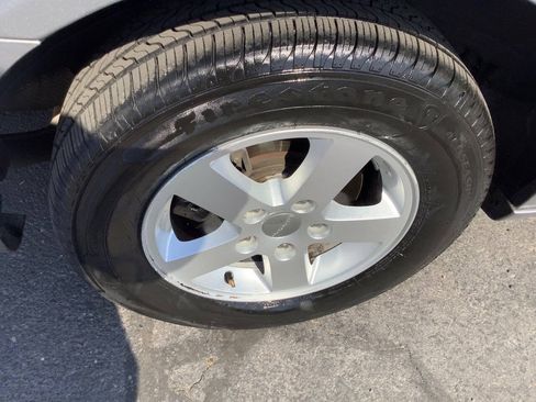 Used 2013 Dodge Grand Caravan SXT FWD image 17