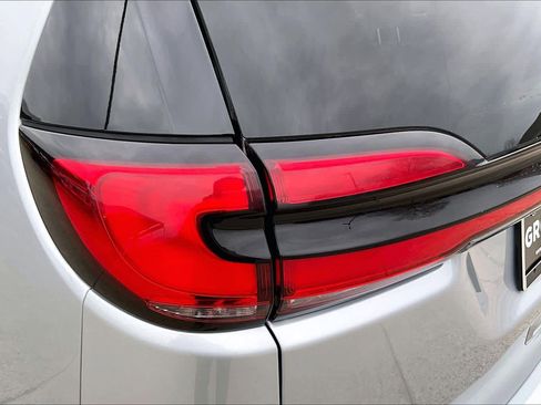 Used 2023 Chrysler Pacifica Limited image 29
