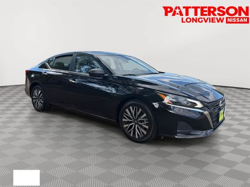 Used 2025 Nissan Altima 2.5 SV FWD image 1