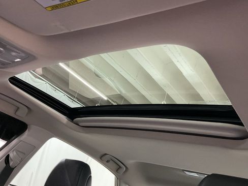 Used 2018 Toyota Avalon XLE image 20