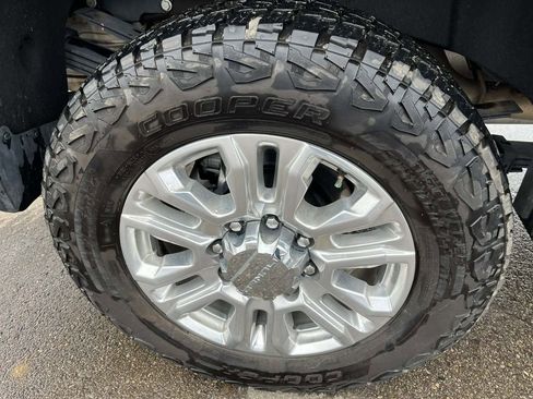 Used 2021 GMC Sierra 3500 Denali w/ Denali Ultimate Package image 16