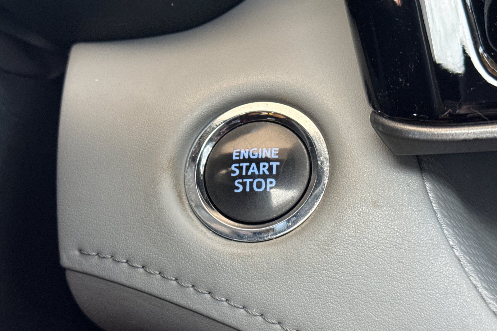 Used 2022 Toyota Highlander XLE AWD/4WD image 28