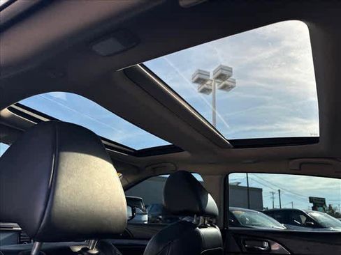 Used 2018 Nissan Maxima Platinum image 14