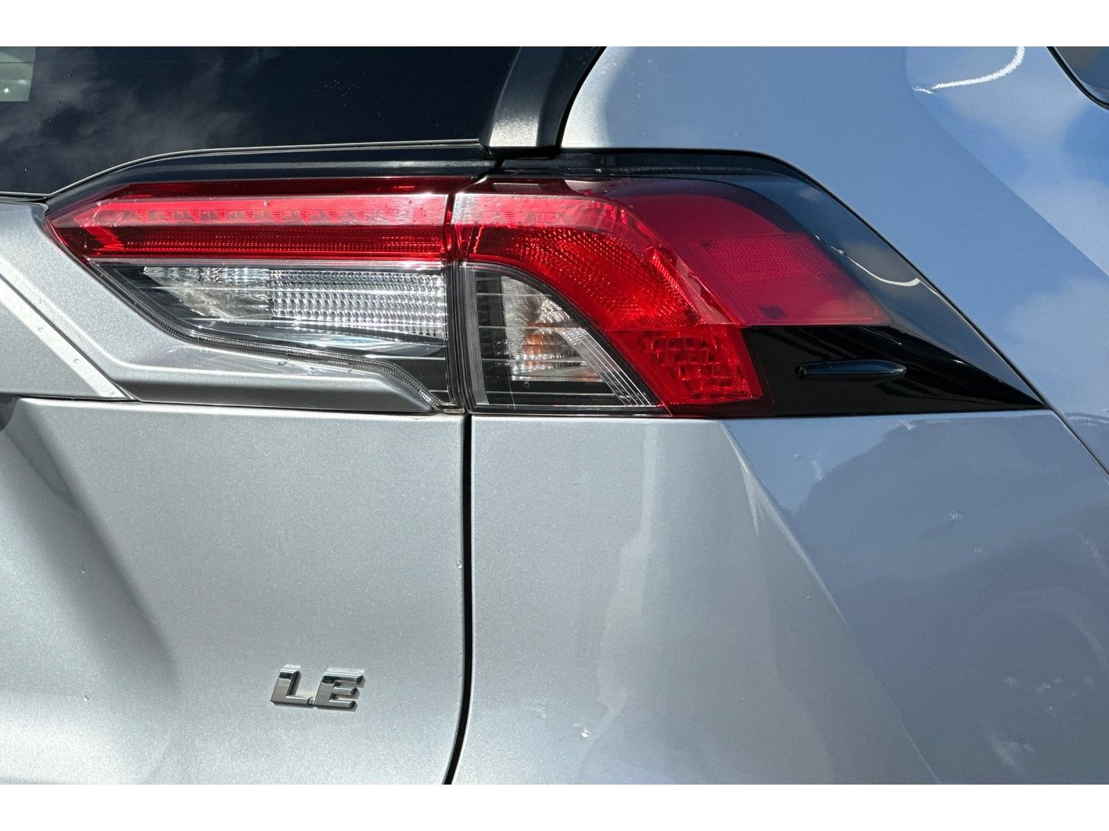 Used 2019 Toyota RAV4 LE w/ Carpet Mat Package FWD image 30