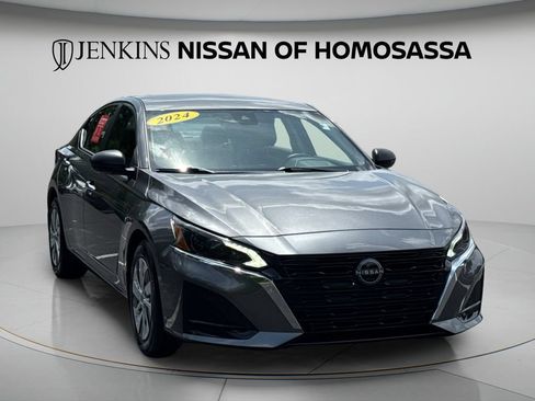 Certified 2024 Nissan Altima 2.5 S FWD image 14