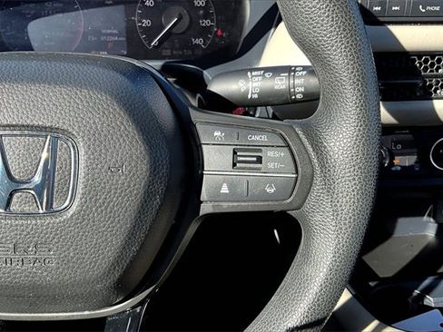 Used 2023 Honda HR-V LX image 14