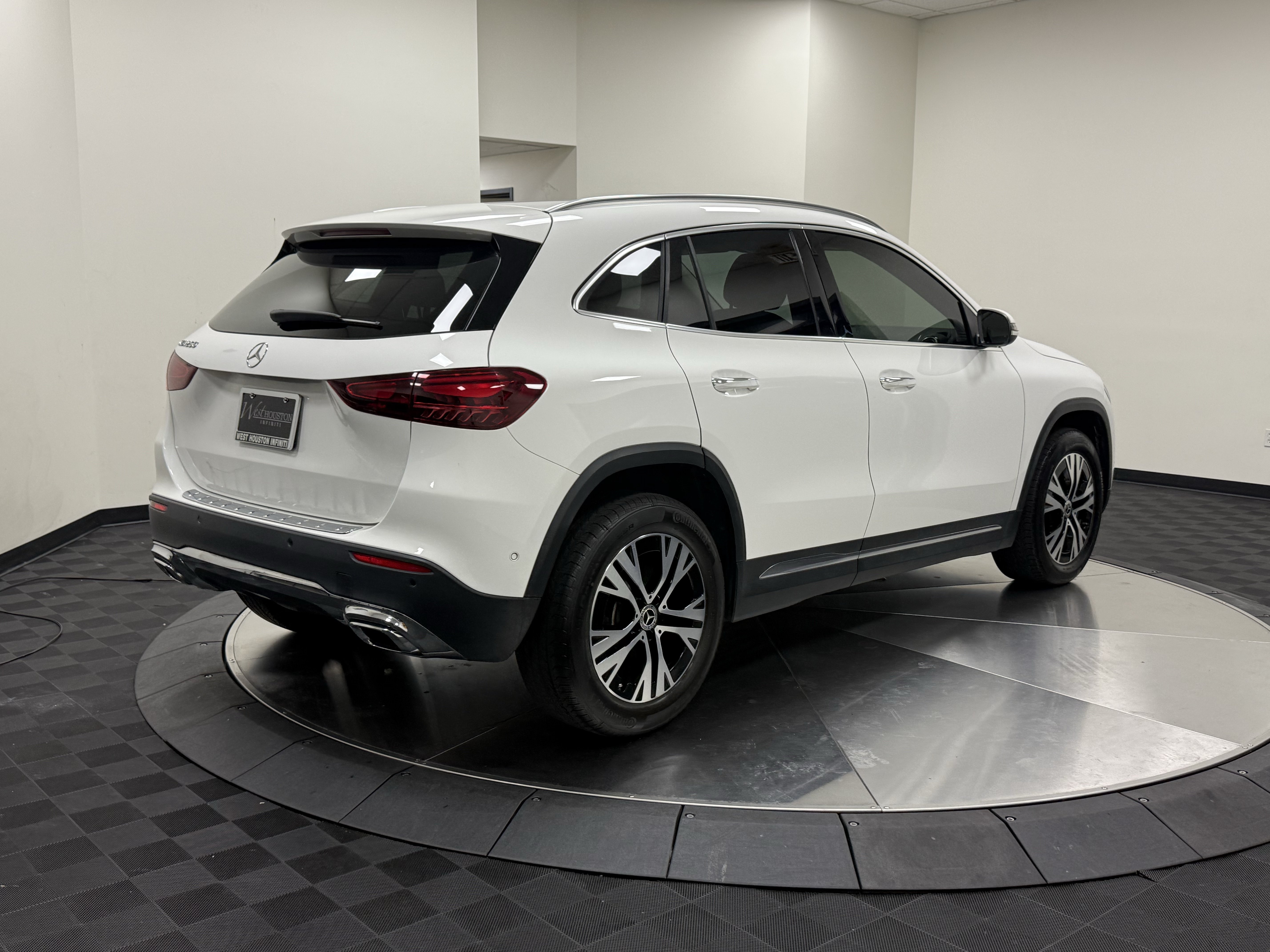 Used 2025 Mercedes-Benz GLA 250 image 7