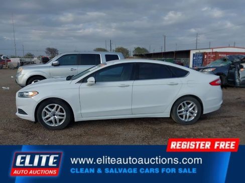 Used 2016 Ford Fusion SE image 27