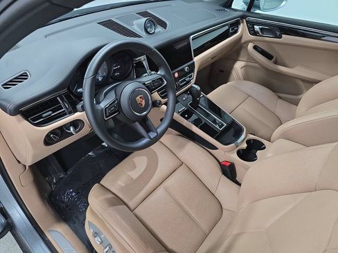 Used 2025 Porsche Macan S w/ Premium Package Plus AWD/4WD image 4