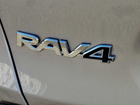 Certified 2023 Toyota RAV4 LE image 31
