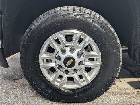 Used 2025 Chevrolet Silverado 2500 LT w/ Convenience Package AWD/4WD image 10