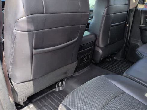 Used 2017 RAM 1500 Laramie w/ Convenience Group AWD/4WD image 18