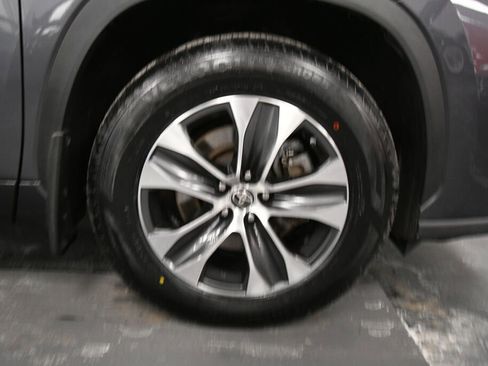 Used 2023 Toyota Highlander XLE image 34