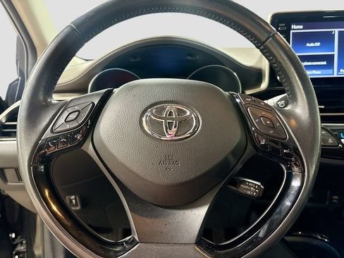 Used 2021 Toyota C-HR Limited FWD image 9