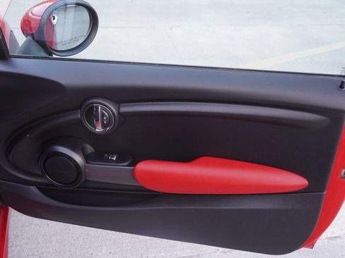 Used 2015 MINI Cooper 2-Door Hardtop image 34