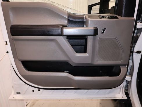 Certified 2017 Ford F550 4x4 Regular Cab Super Duty w/ XLT Value Package image 13
