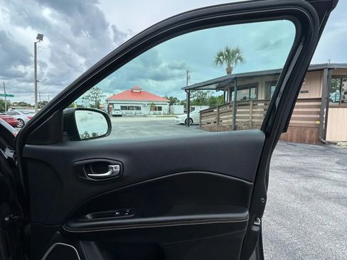 Used 2019 Jeep Compass Latitude w/ Cold Weather Group image 19