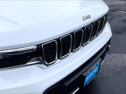 Used 2022 Jeep Grand Cherokee Overland w/ Adv Protech Group III image 31