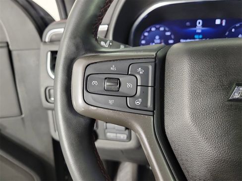 Used 2023 Chevrolet Suburban RST w/ Luxury Package image 21