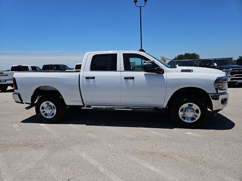 New 2026 RAM 2500 Tradesman AWD/4WD image 9