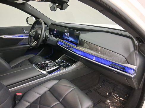 Used 2023 BMW 740i RWD image 31