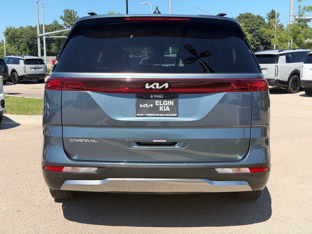 Used 2024 Kia Carnival SX FWD image 4