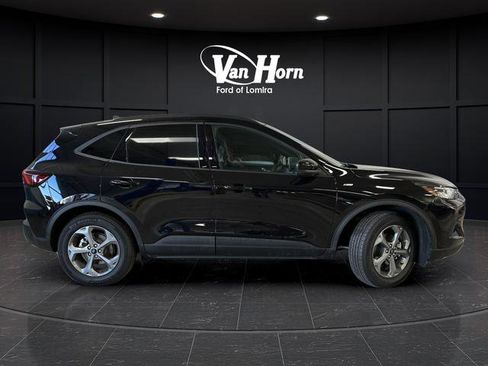 Certified 2025 Ford Escape ST-Line Elite image 2