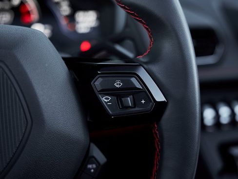 Used 2024 Lamborghini Huracan EVO image 48