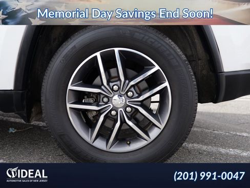 Used 2017 Jeep Grand Cherokee Limited w/ Luxury Group II RWD image 14