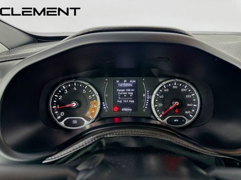 Used 2020 Jeep Renegade Latitude w/ Cold Weather Group AWD/4WD image 18