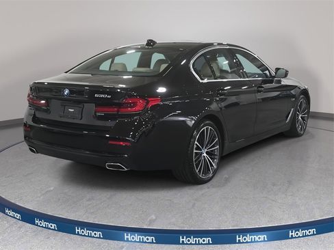 Used 2023 BMW 530e w/ Premium Package image 5