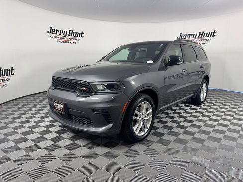 Used 2023 Dodge Durango GT image 1