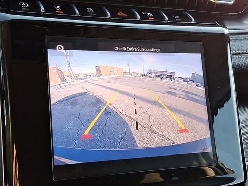 Used 2023 Jeep Grand Cherokee L Laredo image 18