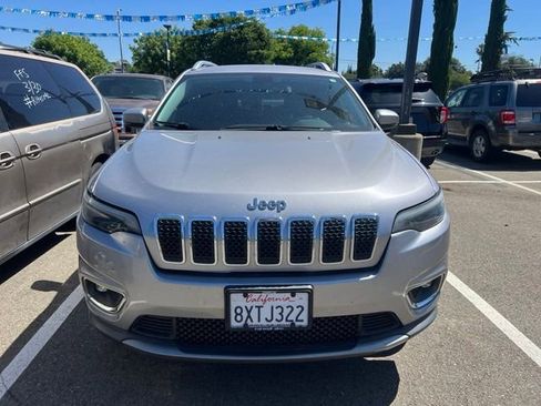 Used 2019 Jeep Cherokee Limited AWD/4WD image 2