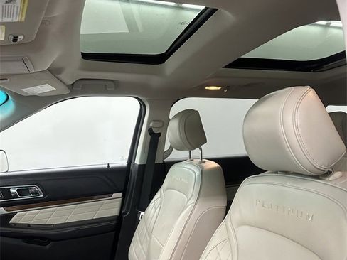 Used 2016 Ford Explorer Platinum image 13