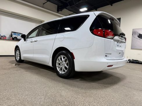 Used 2022 Chrysler Voyager LX w/ Fleet Security Group FWD image 7